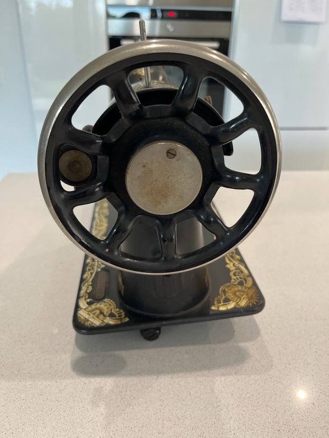 Maquina de coser Singer