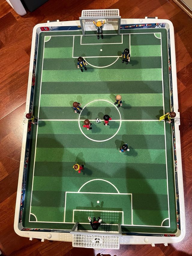 PLAYMOBIL campo de futbol