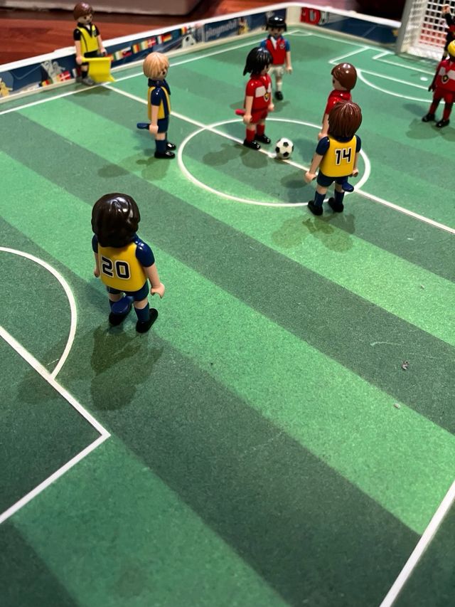 PLAYMOBIL campo de futbol