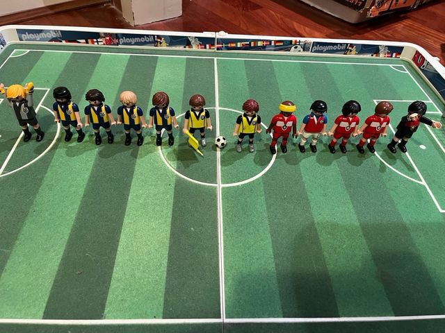 PLAYMOBIL campo de futbol