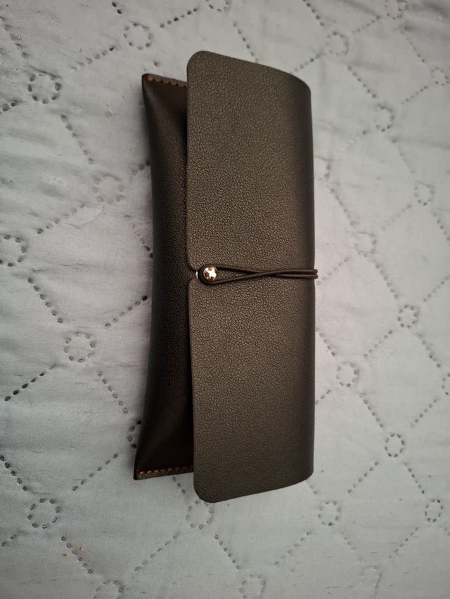 Gafas de sol con funda 100%UV