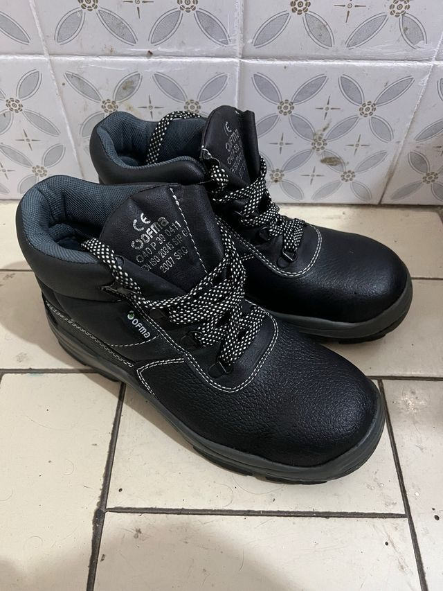 SAPATILLAS DE SEGURIDAD NEGRO 39