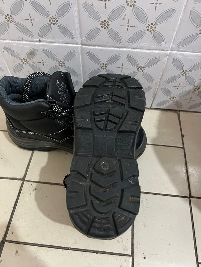 SAPATILLAS DE SEGURIDAD NEGRO 39