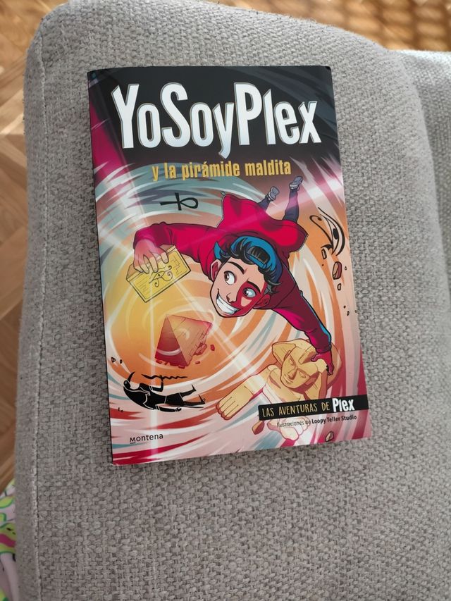 YoSoyPlex y la pirámide maldita (Las Aventuras de Plex 1)
