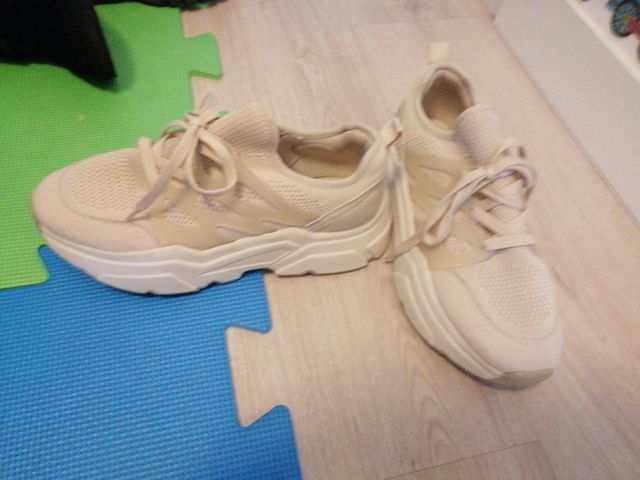 Zapatillas unisex suela gruesa H&M de segunda mano por 16,5 EUR en