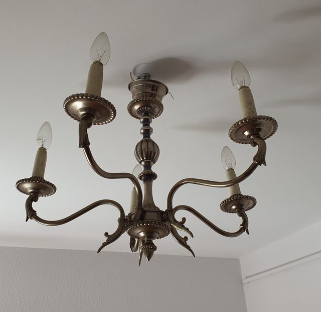 Lámpara de techo antigua