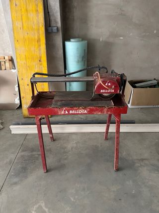 Maquina de corte con agua para gres