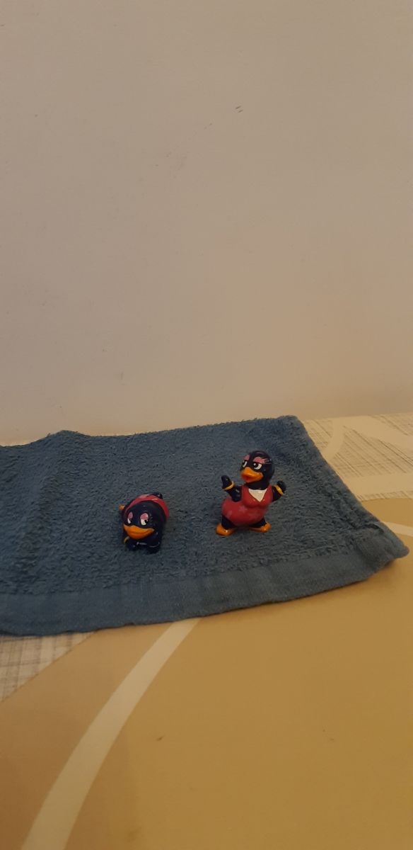 Set n. 4 Pinguini Sorpresine Ferrero