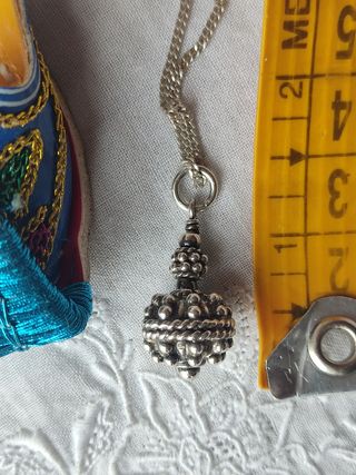 Colgante artesanal en plata de ley 