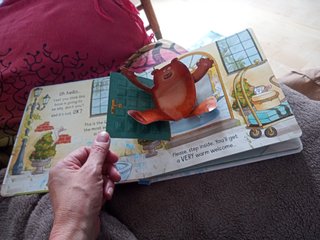 Peculiar Pop-up: There’s a Hippo in my Toilet! 动物3