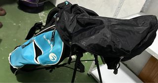 Bolsa y palos  de golf infantil