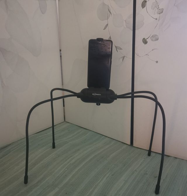 Cavalletto per dispositivi