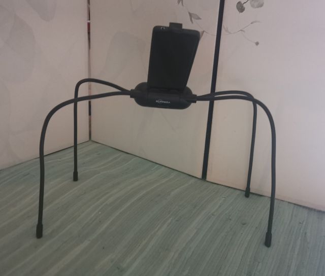 Cavalletto per dispositivi