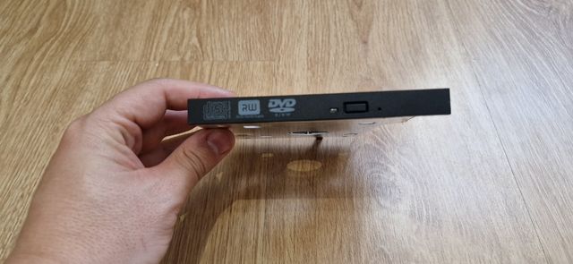 Adaptador disco SSD para portátil.