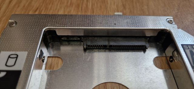 Adaptador disco SSD para portátil.