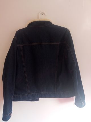Cazadora vaquera con forro de borreguito S unisex.