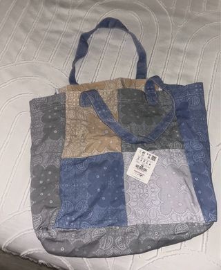 BOLSO TOTE PARCHES 