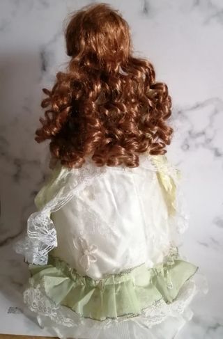 Bambola di porcellana