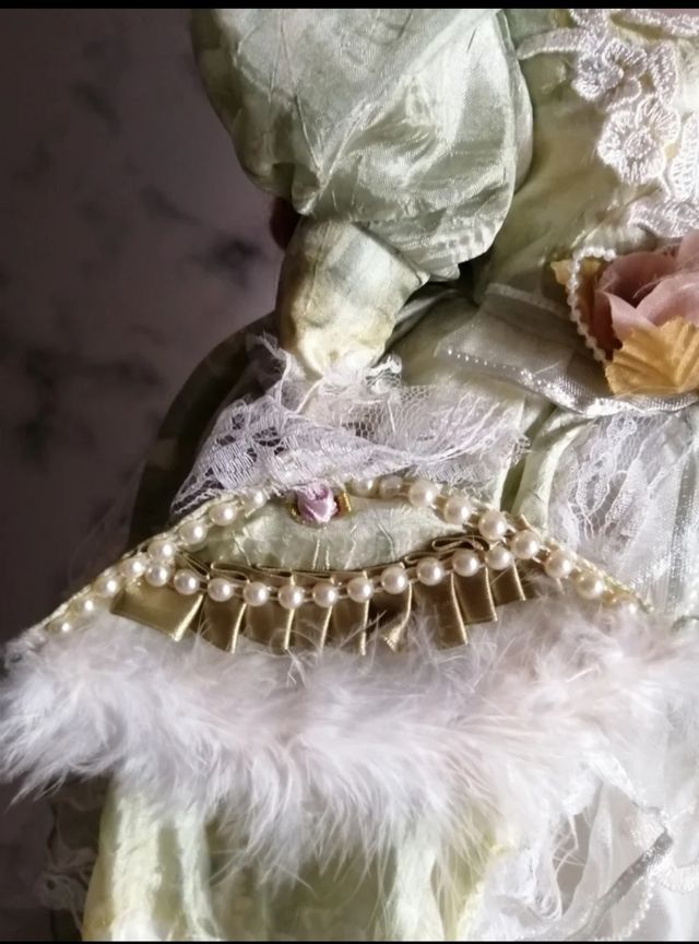 Bambola di porcellana