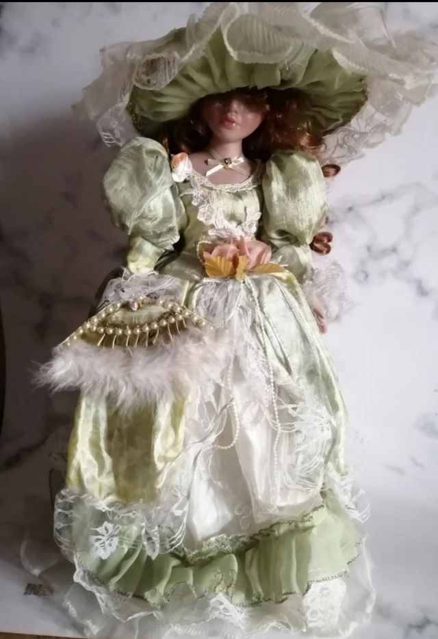 Bambola di porcellana