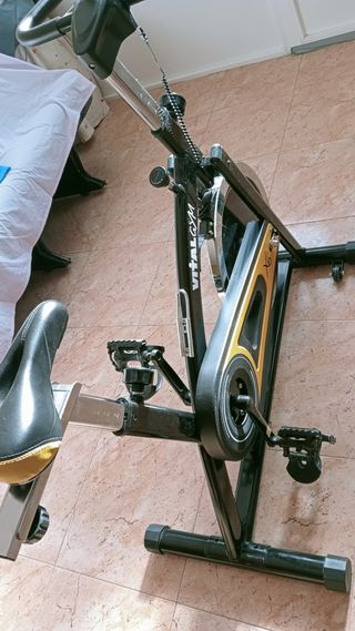 Bicicleta de spinning vital gym X6