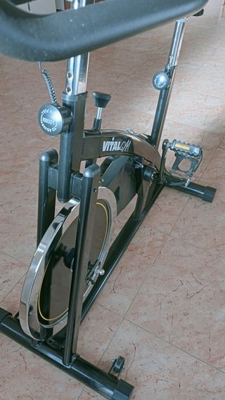 Bicicleta de spinning vital gym X6