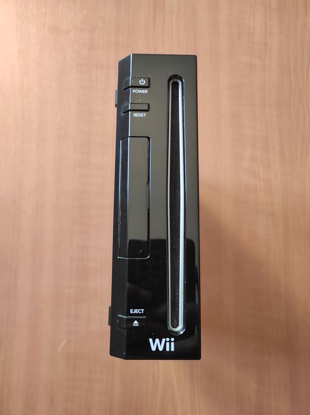 NINTENDO WII + WIIMOTE + 2 NUNCHUK + JUST DANCE