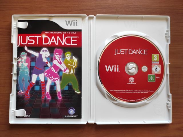 NINTENDO WII + WIIMOTE + 2 NUNCHUK + JUST DANCE