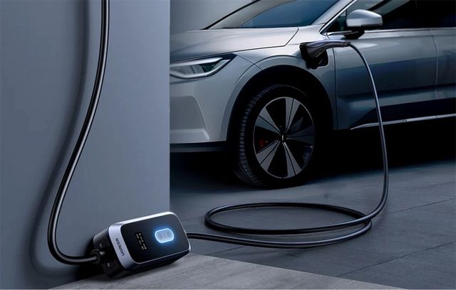Ugreen Electric Car cgarger 