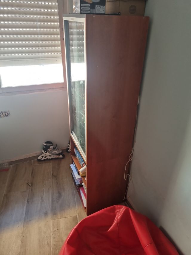 Vitrina Madera y Cristal 