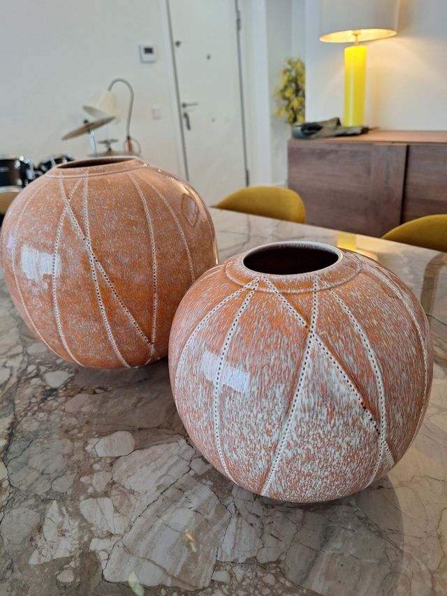 2 Jarrones decorativos