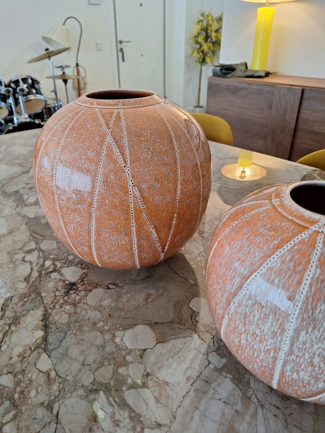 2 Jarrones decorativos