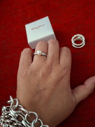 Precioso anillo Majorica talla 15