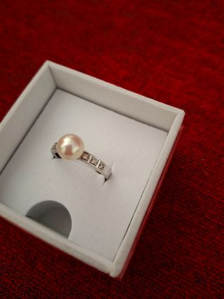 Precioso anillo Majorica talla 15