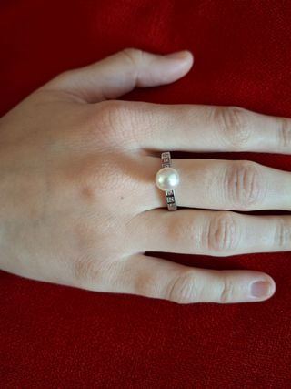 Precioso anillo Majorica talla 15