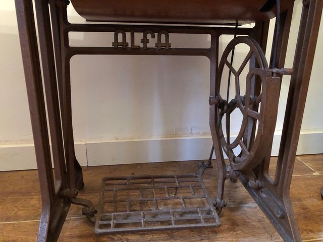 Maquina de coser Alfa