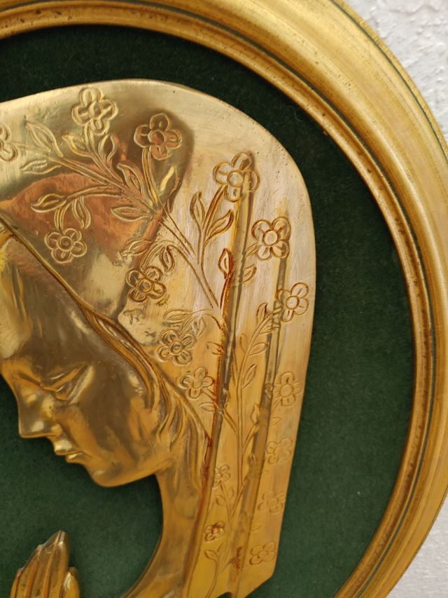 Virgen decorativa madera