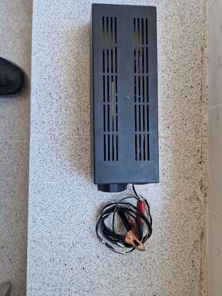 Convertidor de voltaje. Cargador de baterías
