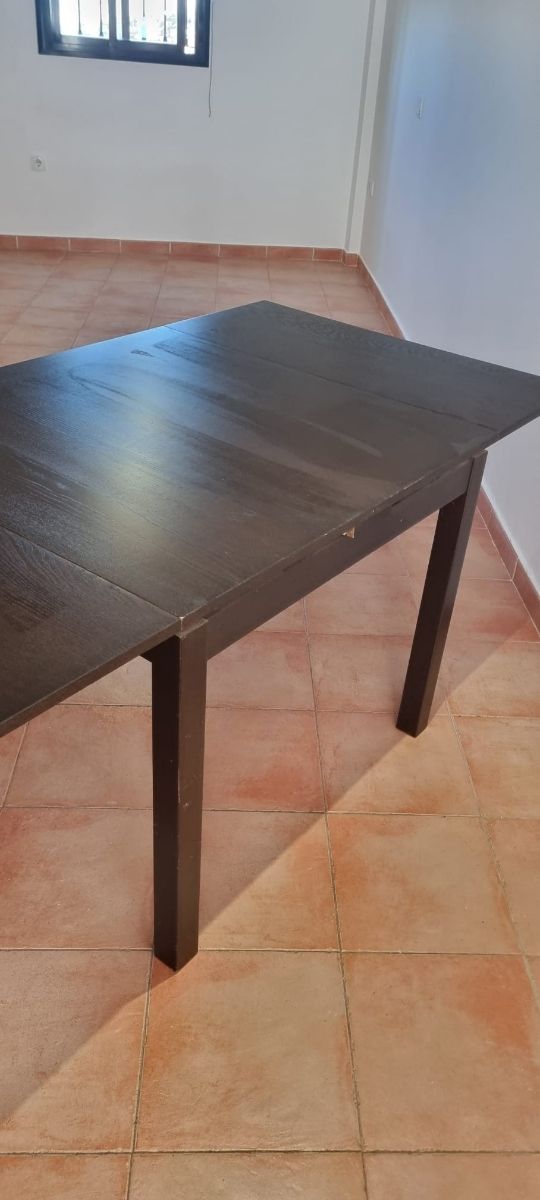 Mesa extensible madera + 2 sillas