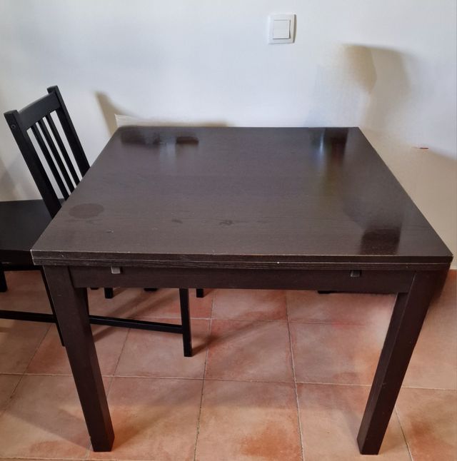 Mesa extensible madera + 2 sillas