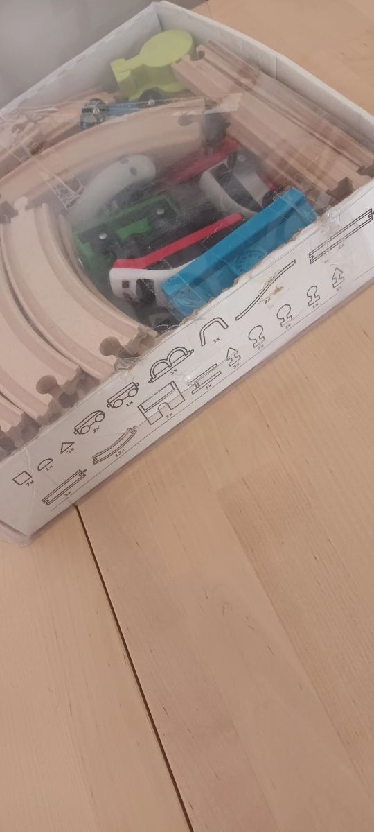 Set di pezzi in legno