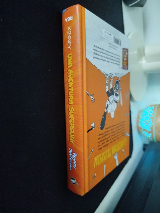 Una aventura superguay (Rowley presenta 2): Una historia de Diario de Greg