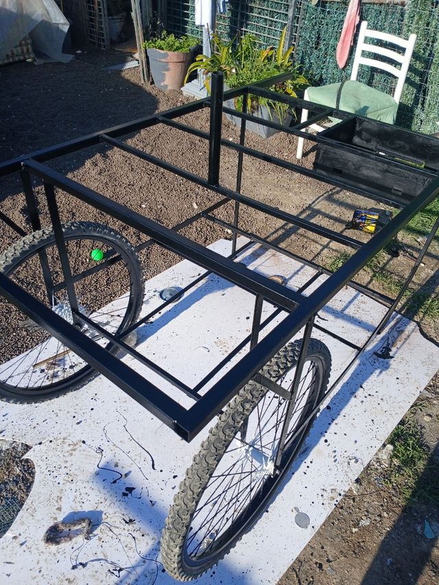 Carrettino artigianale in ferro nuovo