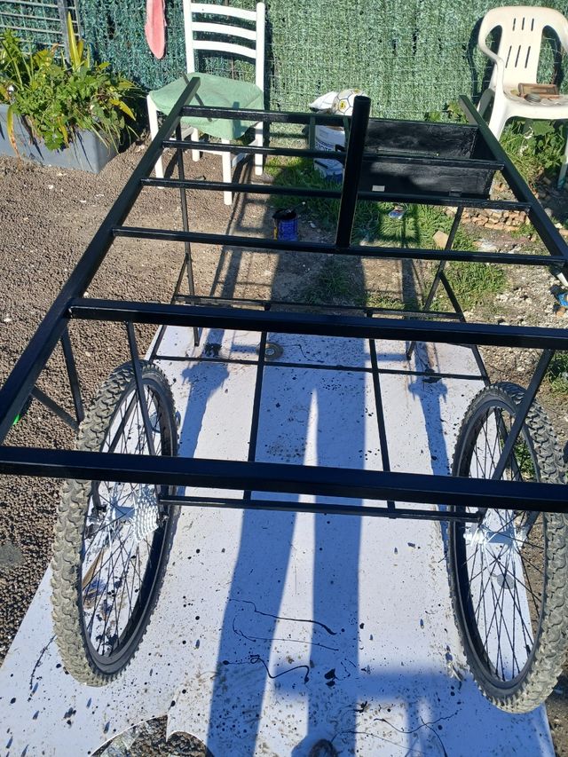 Carrettino artigianale in ferro nuovo