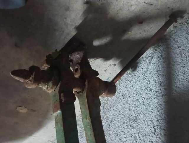 tornillo herrero antiguo