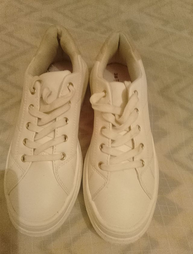 zapatos blancos de mujer