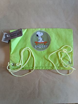 MOCHILA VERDE TOTE BAG SNOOPY CON ETIQUETA 
