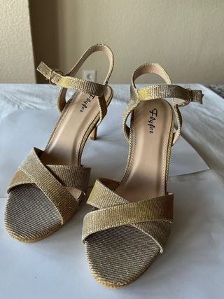 Zapatos fiesta dorado