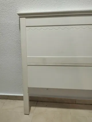 Cabecero de madera blanco