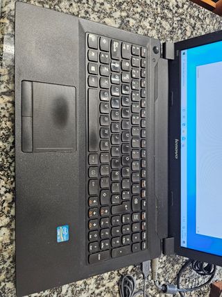 Portátil Lenovo B590